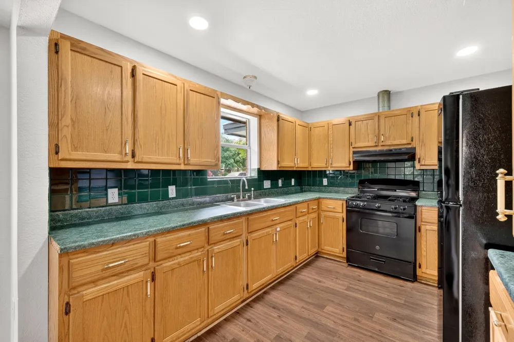903 Travis Street Lockhart, TX 78644