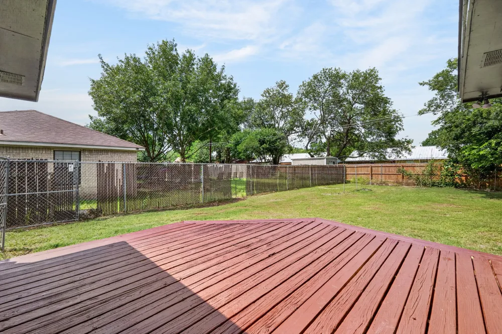 903 Travis Street Lockhart, TX 78644