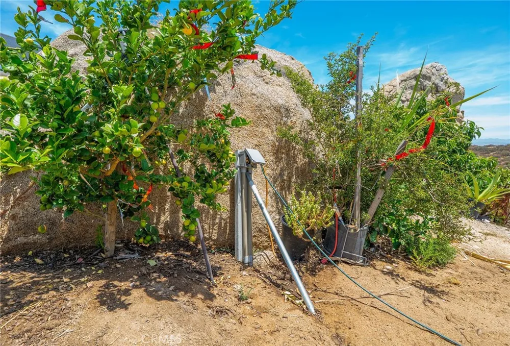 41720 Oak Canyon Road Hemet, CA 92544