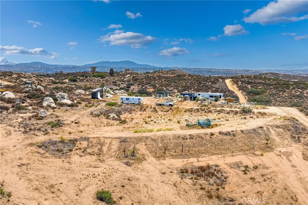 41720 Oak Canyon Road Hemet, CA 92544