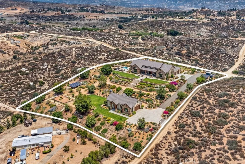 41720 Oak Canyon Road Hemet, CA 92544