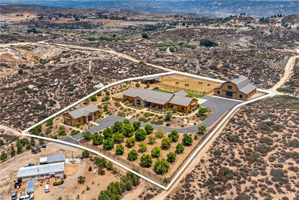 41720 Oak Canyon Road Hemet, CA 92544