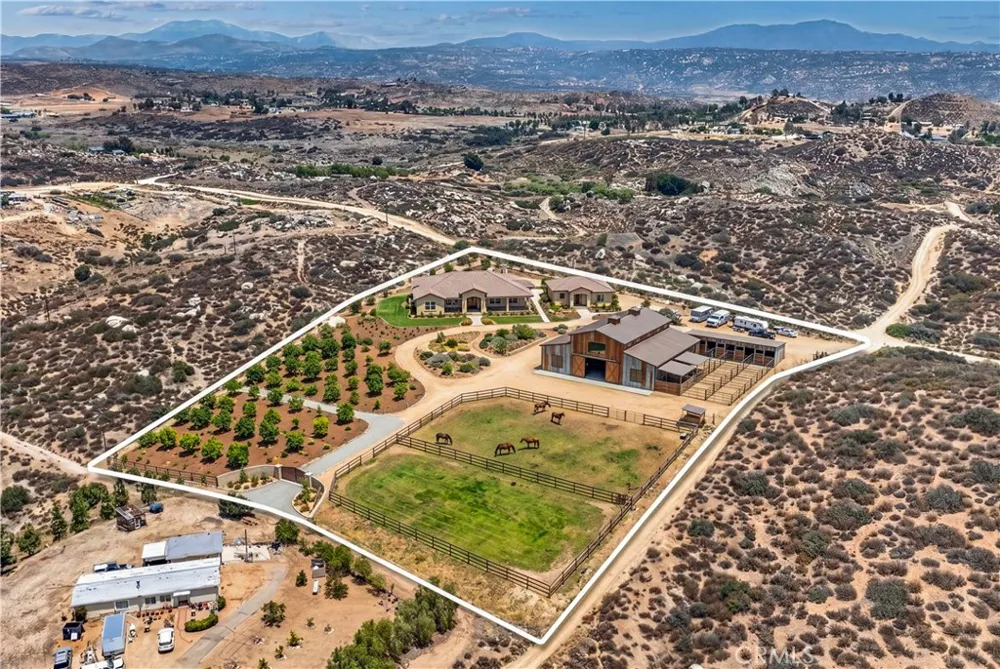 41720 Oak Canyon Road Hemet, CA 92544