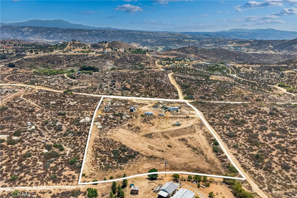 41720 Oak Canyon Road Hemet, CA 92544
