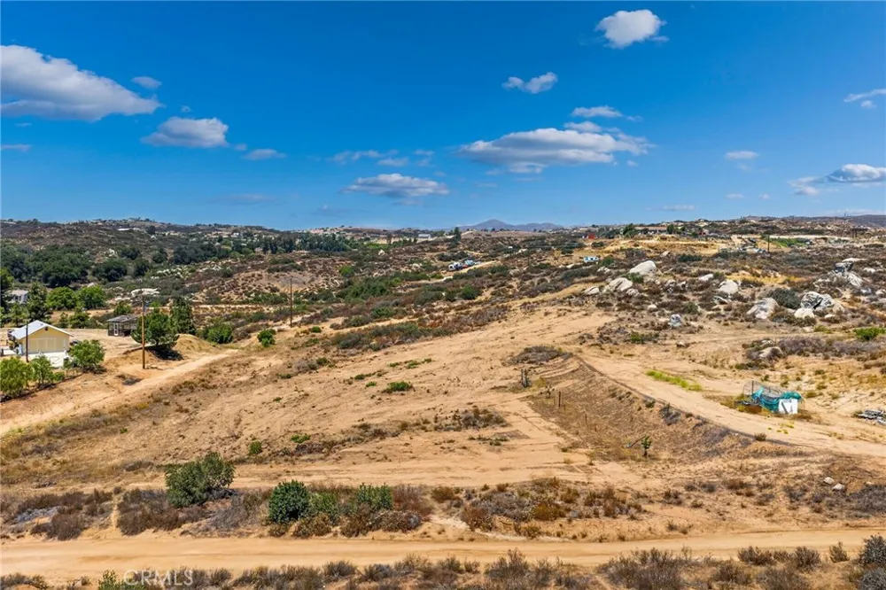 41720 Oak Canyon Road Hemet, CA 92544