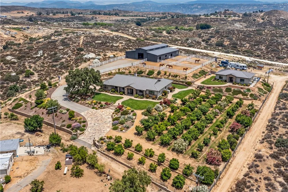 41720 Oak Canyon Road Hemet, CA 92544