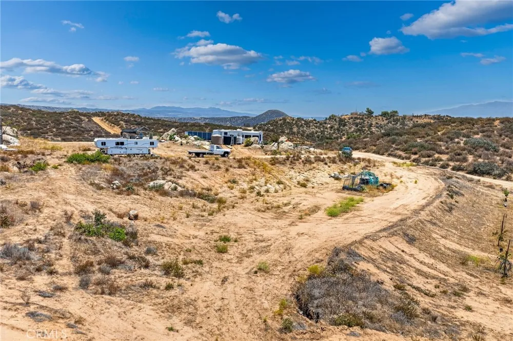 41720 Oak Canyon Road Hemet, CA 92544