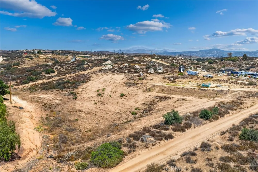 41720 Oak Canyon Road Hemet, CA 92544