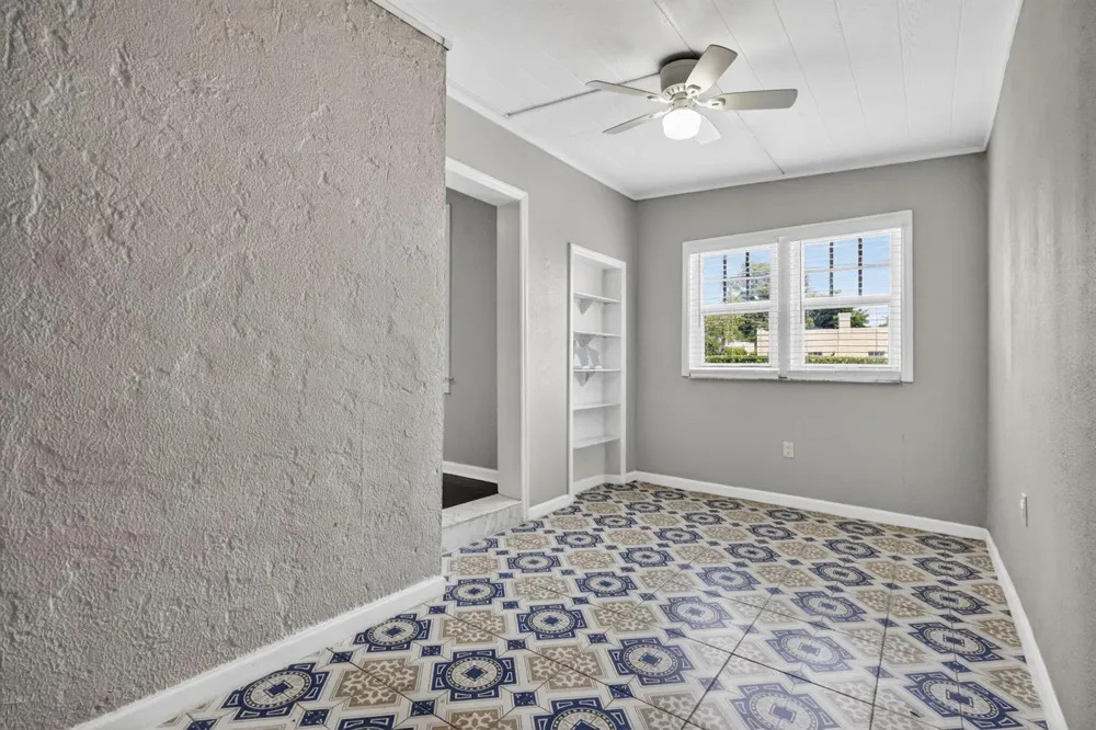 412 El Prado West Palm Beach, FL 33405