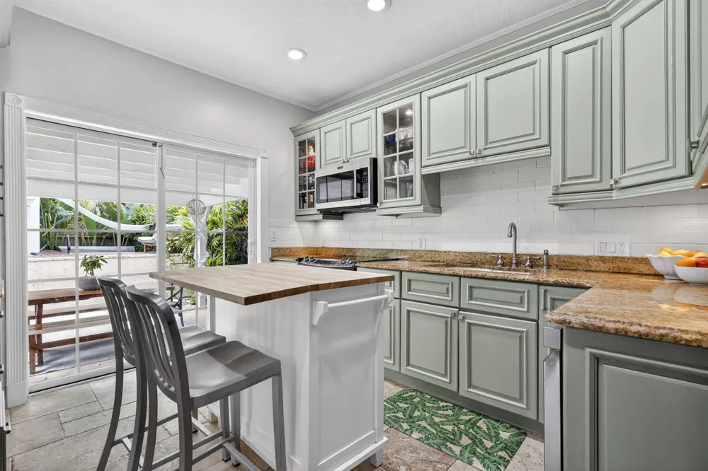412 El Prado West Palm Beach, FL 33405