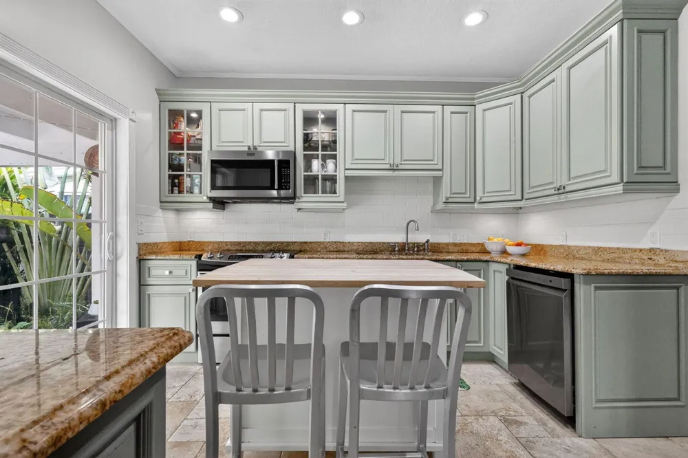 412 El Prado West Palm Beach, FL 33405