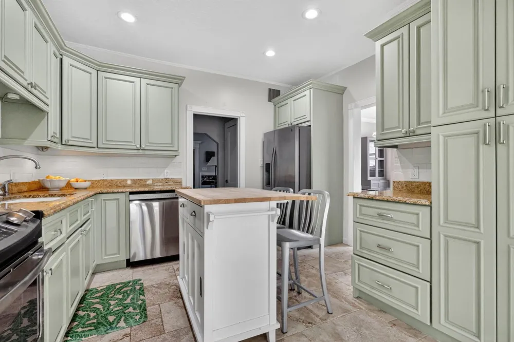 412 El Prado West Palm Beach, FL 33405