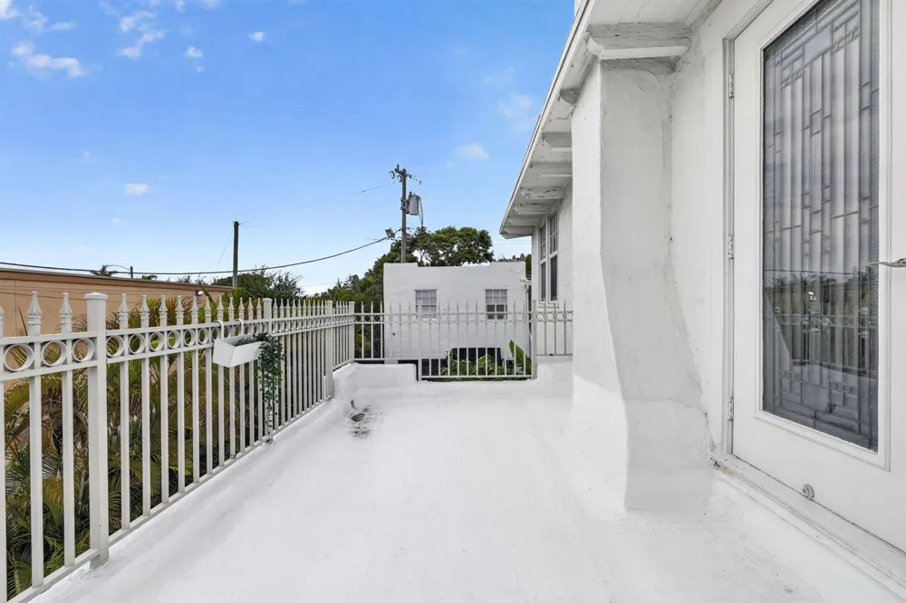 412 El Prado West Palm Beach, FL 33405