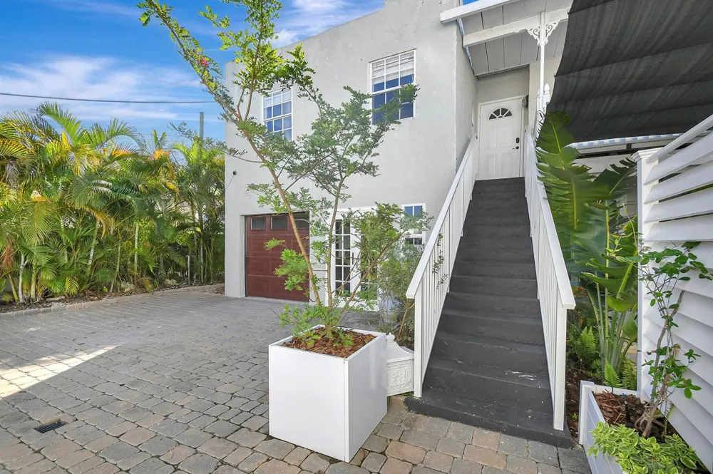 412 El Prado West Palm Beach, FL 33405