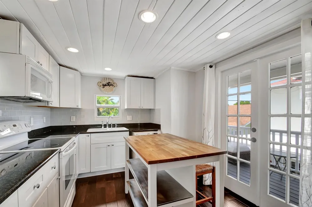 412 El Prado West Palm Beach, FL 33405