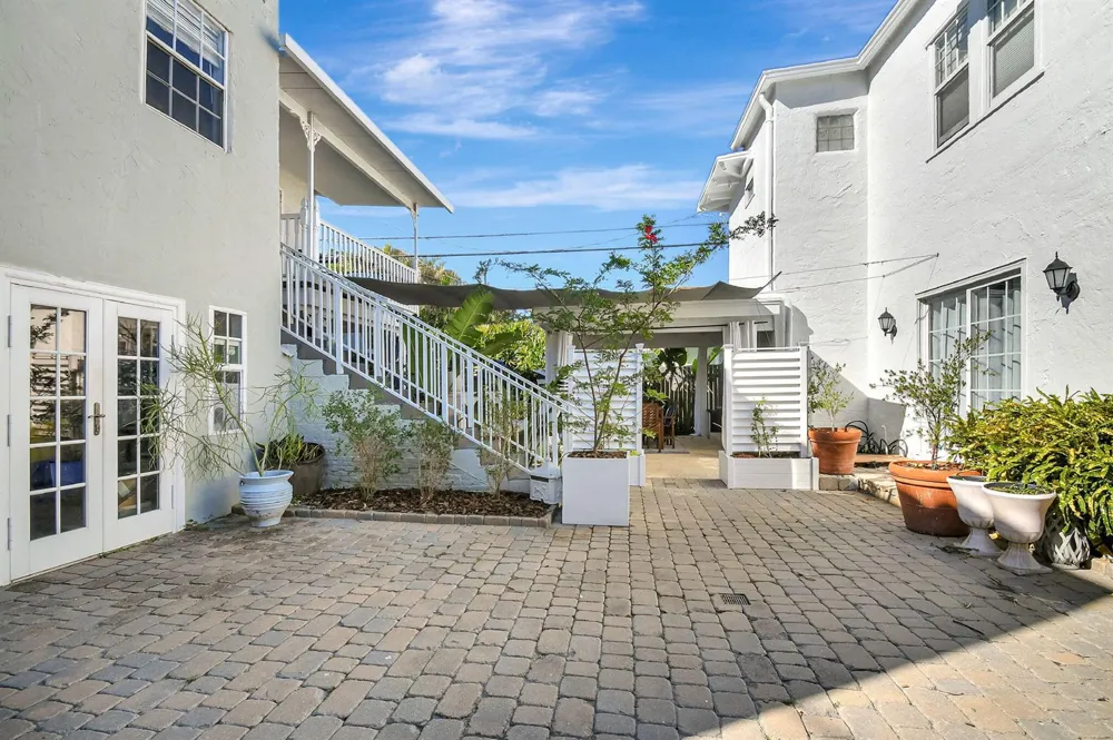 412 El Prado West Palm Beach, FL 33405