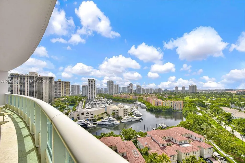 19955 NE 38th Ct #1701 Aventura, FL 33180