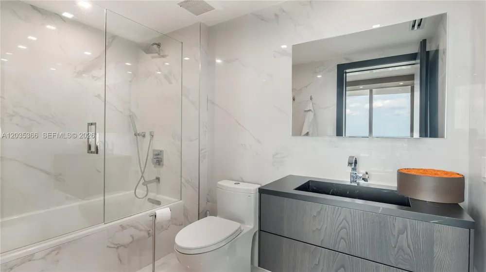 19955 NE 38th Ct #1205 Aventura, FL 33180