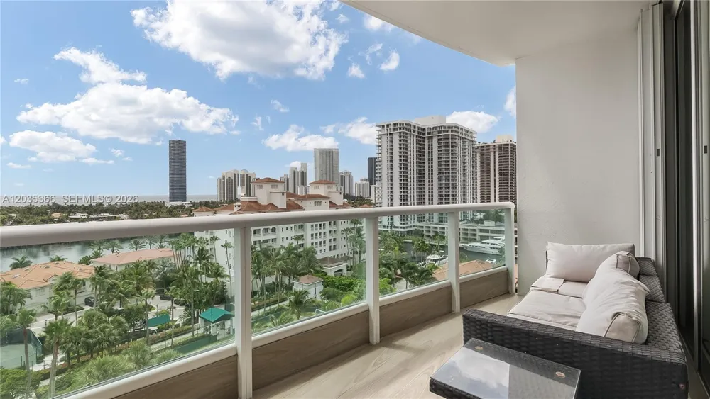 19955 NE 38th Ct #1205 Aventura, FL 33180