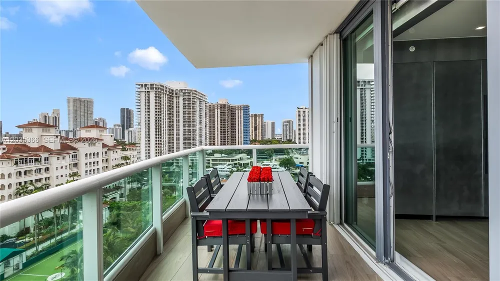 19955 NE 38th Ct #1205 Aventura, FL 33180