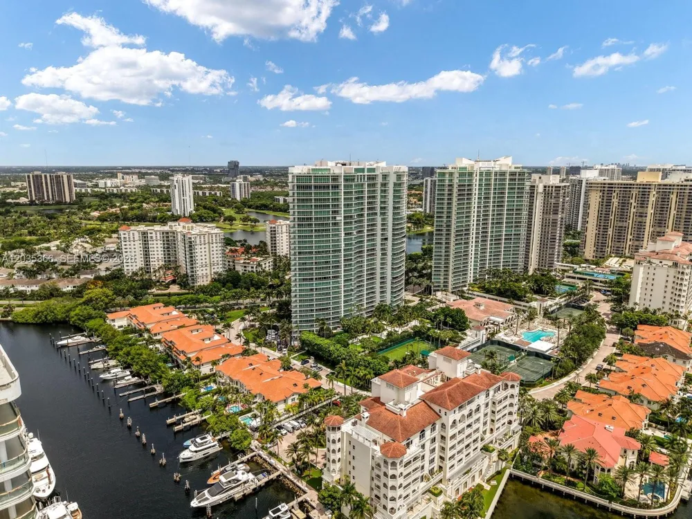 19955 NE 38th Ct #1205 Aventura, FL 33180