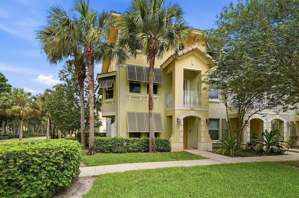 3902 White Peacock Lane Coconut Creek, FL 33073