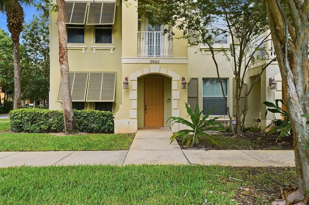 3902 White Peacock Lane Coconut Creek, FL 33073