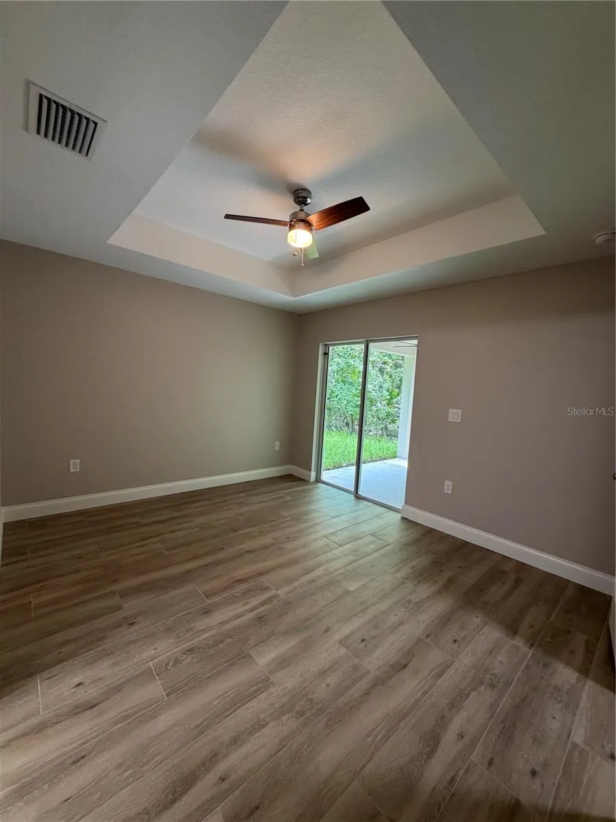 1438 LAKE HARNEY Geneva, FL 32732
