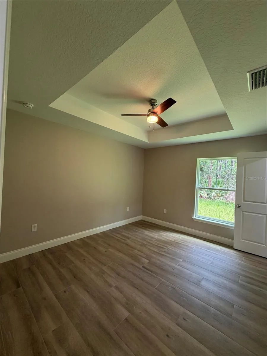 1438 LAKE HARNEY Geneva, FL 32732