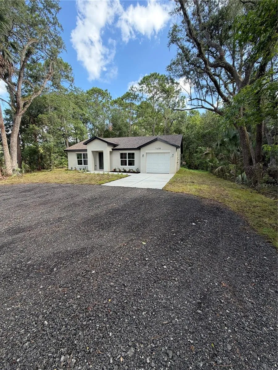 1438 LAKE HARNEY Geneva, FL 32732