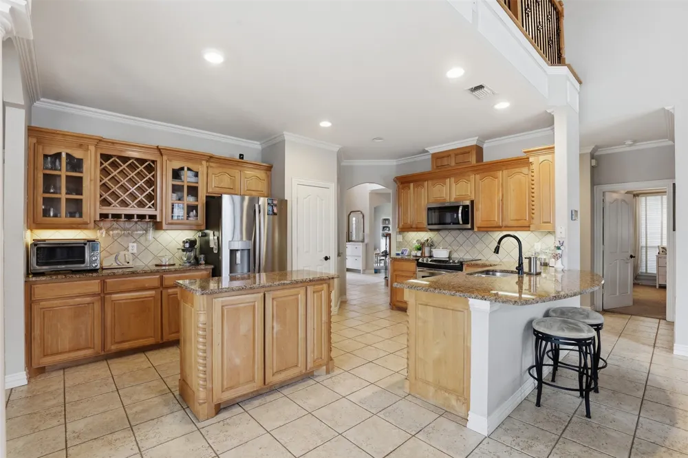 109 Palomino Shady Shores, TX 76208