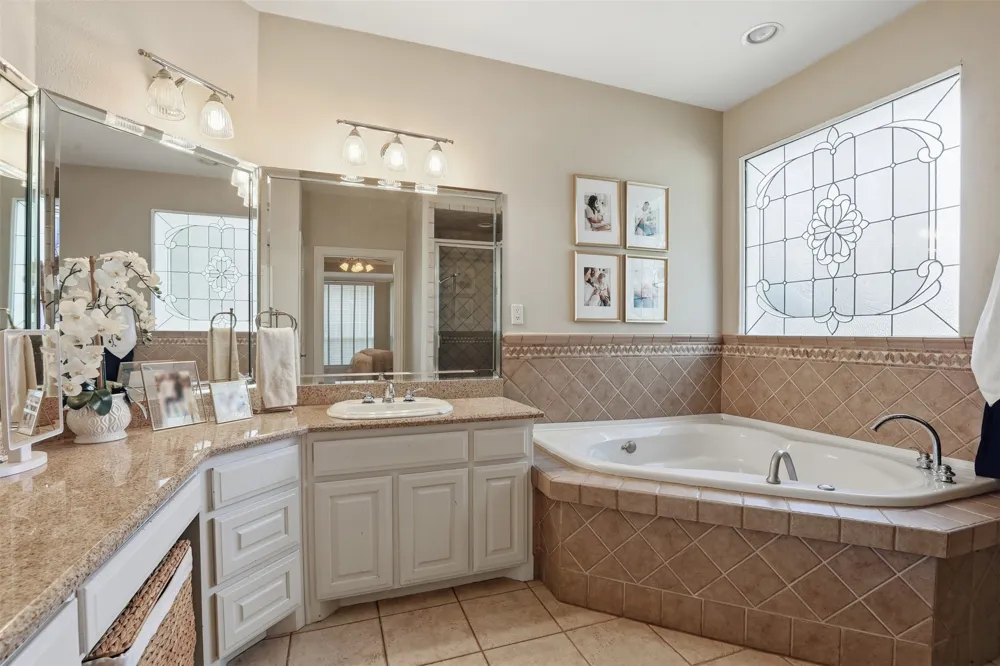 109 Palomino Shady Shores, TX 76208