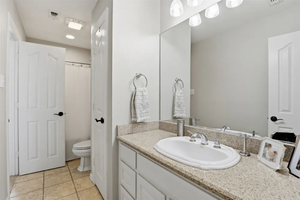 109 Palomino Shady Shores, TX 76208