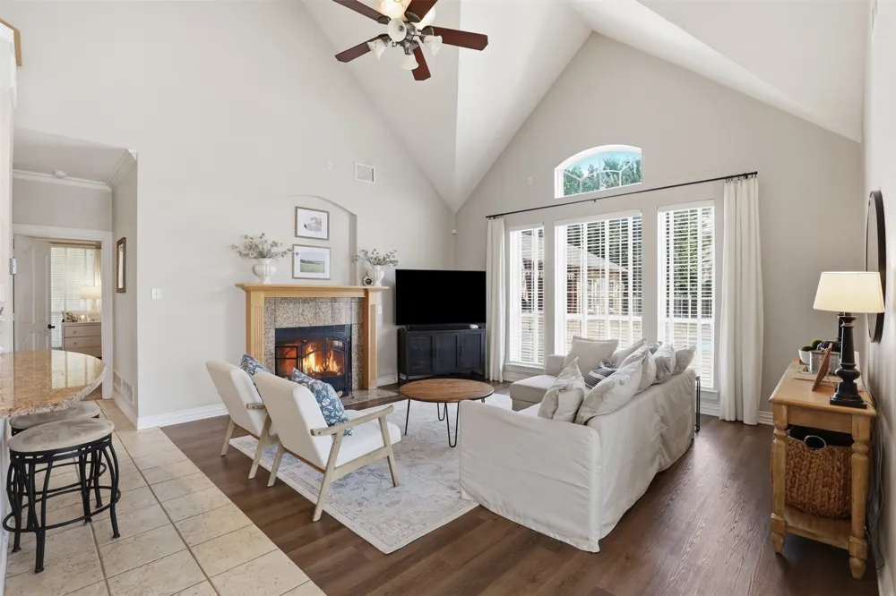 109 Palomino Shady Shores, TX 76208