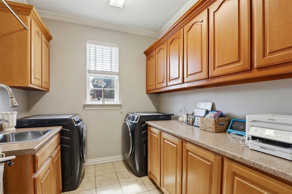 109 Palomino Shady Shores, TX 76208