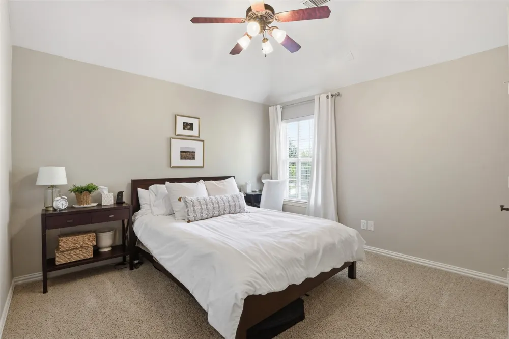 109 Palomino Shady Shores, TX 76208