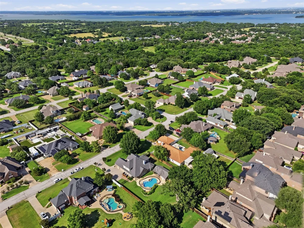 109 Palomino Shady Shores, TX 76208