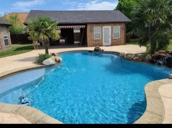 109 Palomino Shady Shores, TX 76208
