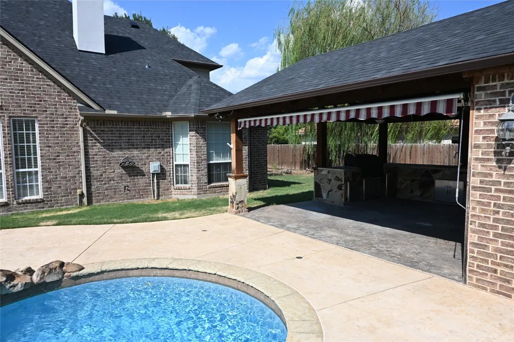 109 Palomino Shady Shores, TX 76208