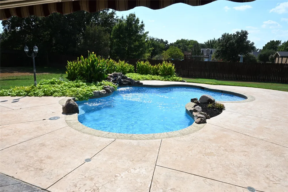 109 Palomino Shady Shores, TX 76208