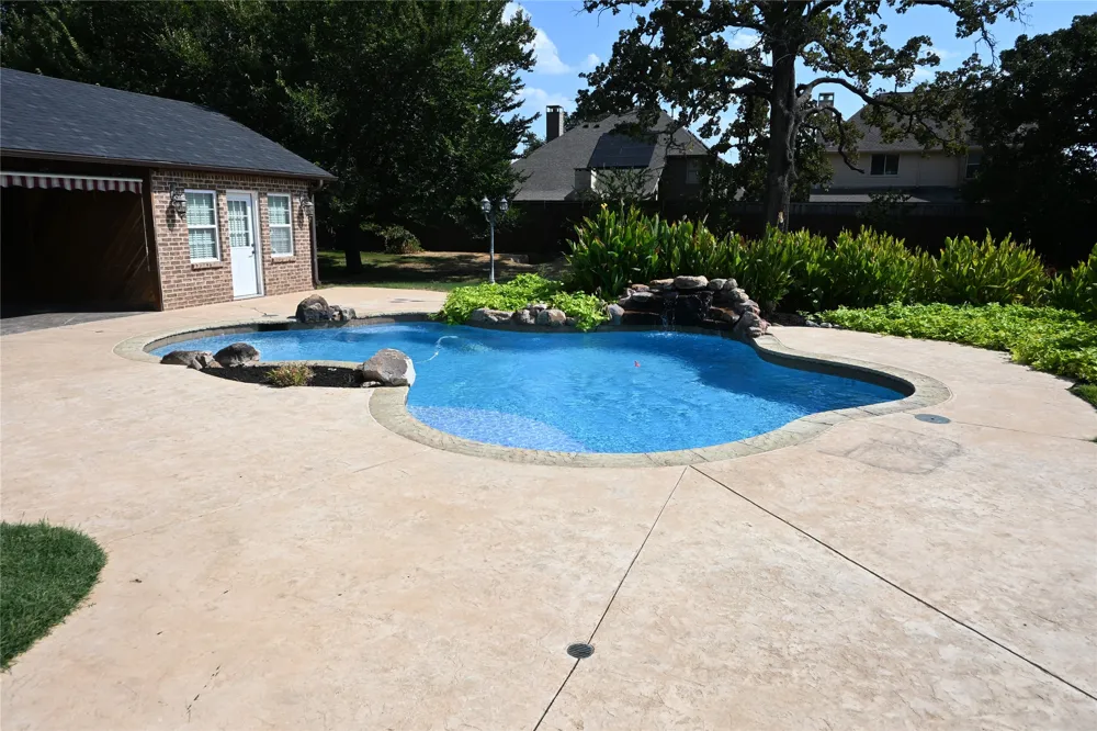 109 Palomino Shady Shores, TX 76208
