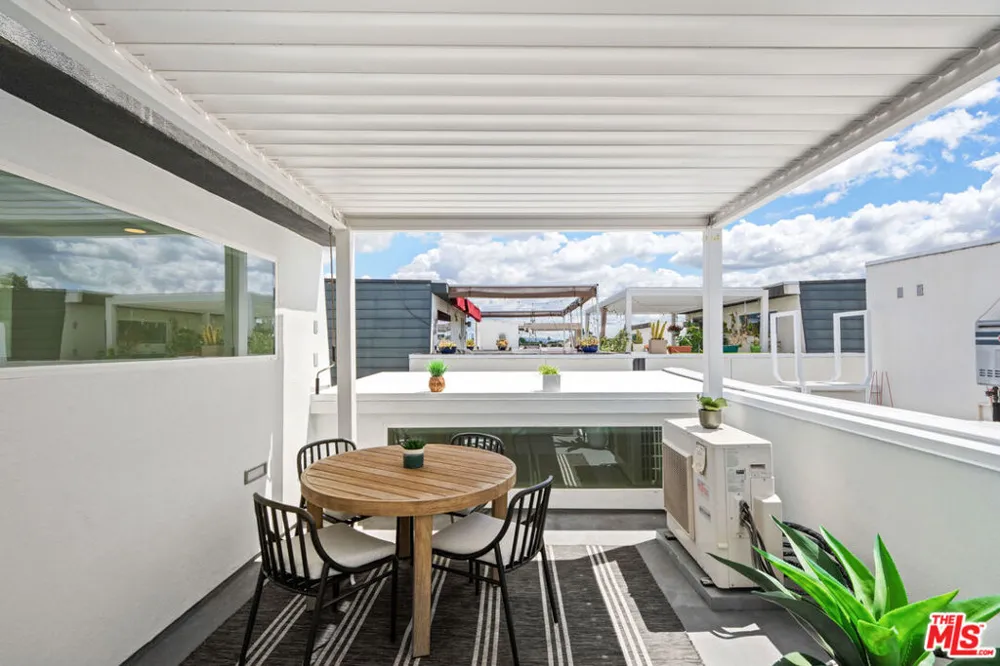 11037 Morrison Street North Hollywood, CA 91601