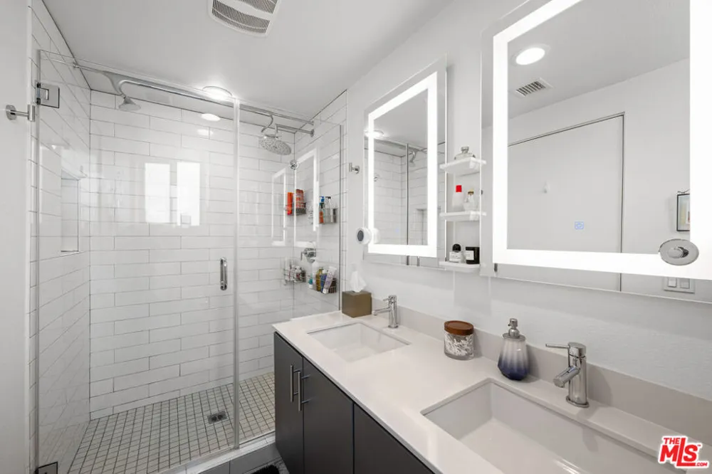 11037 Morrison Street North Hollywood, CA 91601