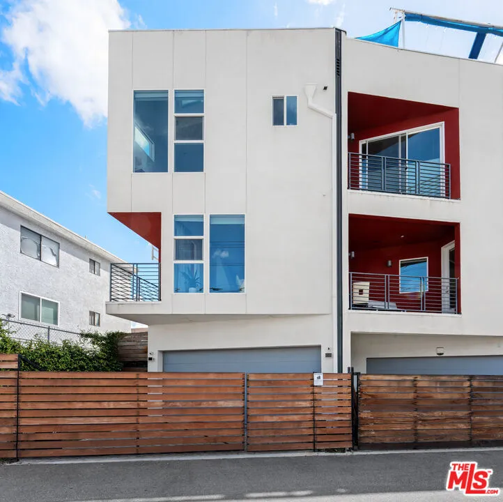 11037 Morrison Street North Hollywood, CA 91601