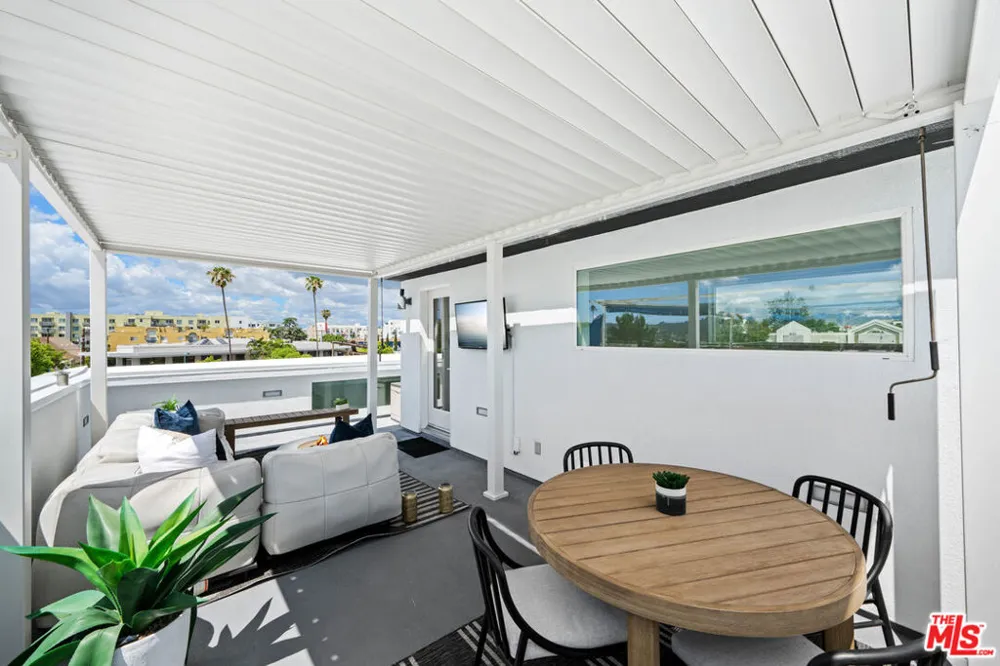11037 Morrison Street North Hollywood, CA 91601
