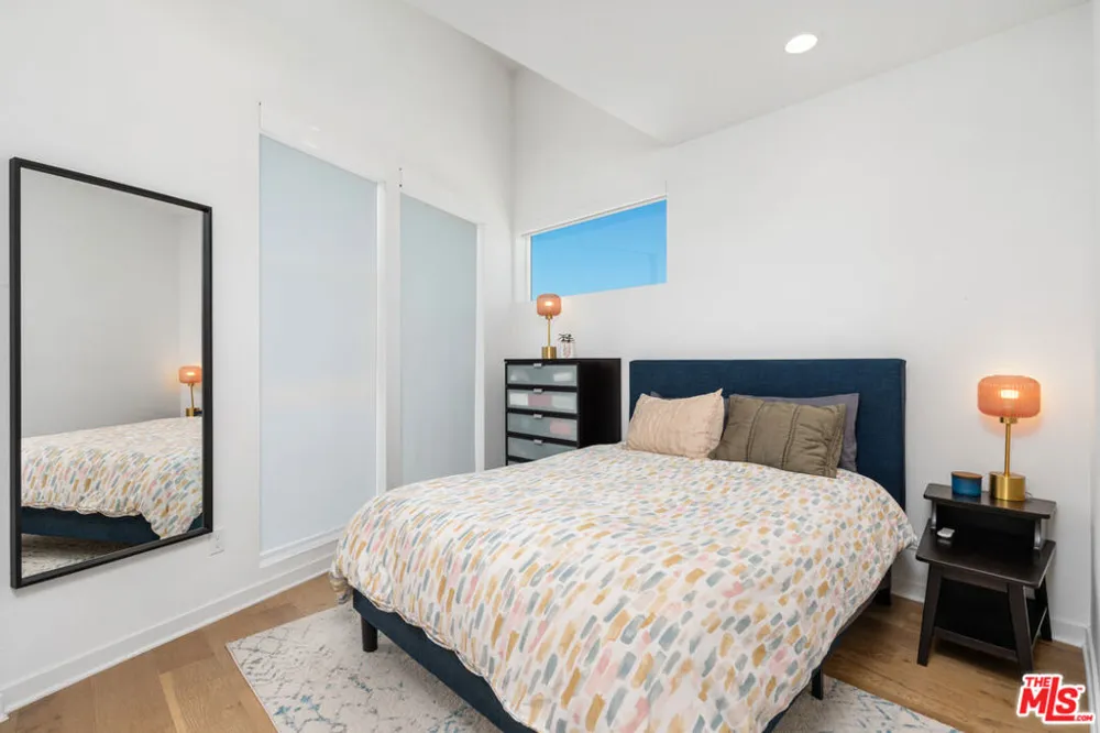 11037 Morrison Street North Hollywood, CA 91601