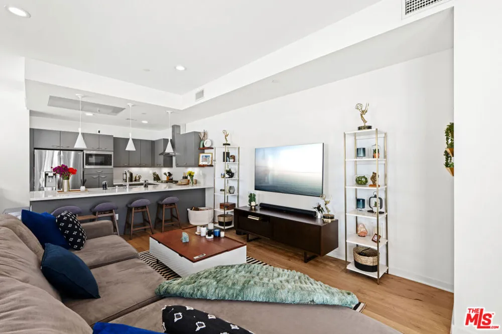 11037 Morrison Street North Hollywood, CA 91601