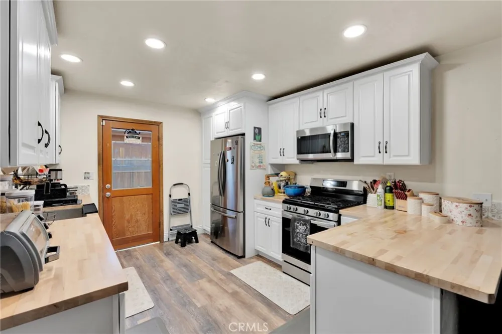 249 Cedar Lane Sugarloaf, CA 92314