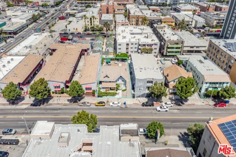 2961 W 8th Street