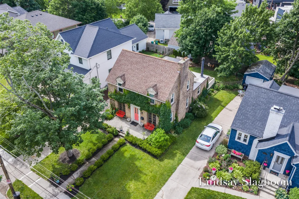 843 Orchard Avenue SE East Grand Rapids, MI 49506